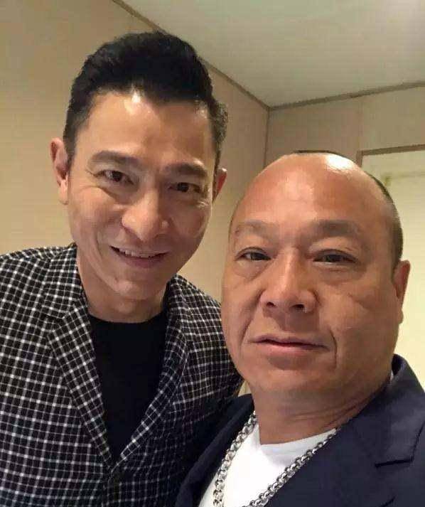 原创古惑仔b哥被保镖暴打原因是不同意和富婆喝酒他为何沦落至此