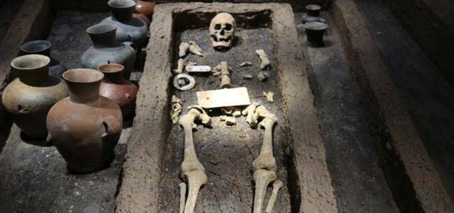 山东挖出一座史前遗址尸骨身高颠覆认知原始人难道比现代人高