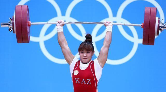 1985年姚丽出生于辽宁省阜新市一个农村家庭,但在举重方面却有着过人