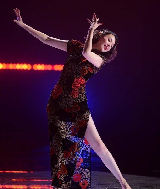 原创程莉莎白到发光主动亲热郭晓冬用手擦嘴表情嫌弃场面太搞笑