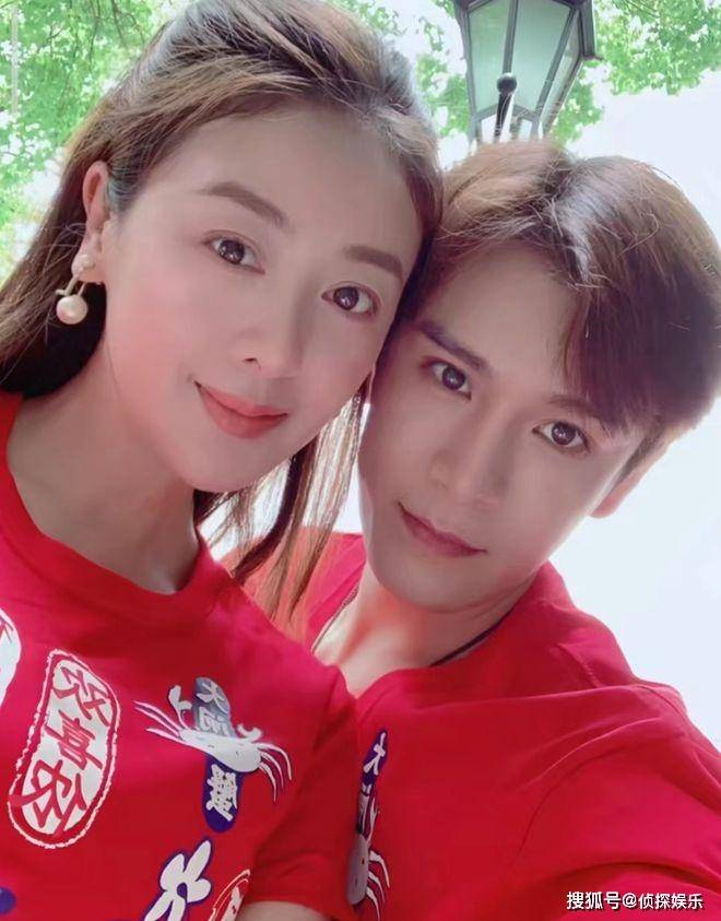 原创小李琳晒全家福为经超庆生老夫老妻喝交杯酒当众拥吻甜齁了