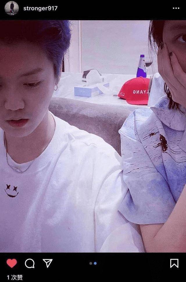 关晓彤工作结束后和妈妈同返鹿晗家中力破分手传闻