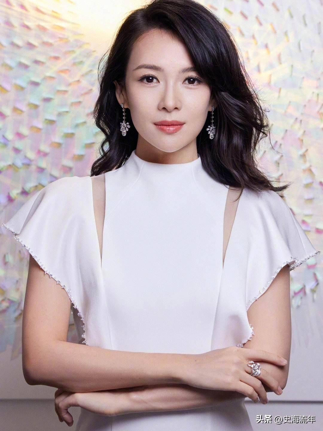 2005年,他获得了第12届我们歌曲排行榜"年度最佳创作歌手奖",同年还