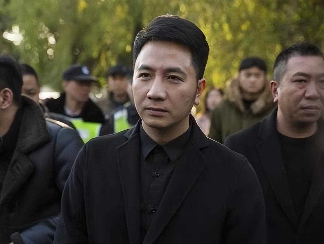 林生斌携妻回国祭奠前妻二婚生女后赴澳洲