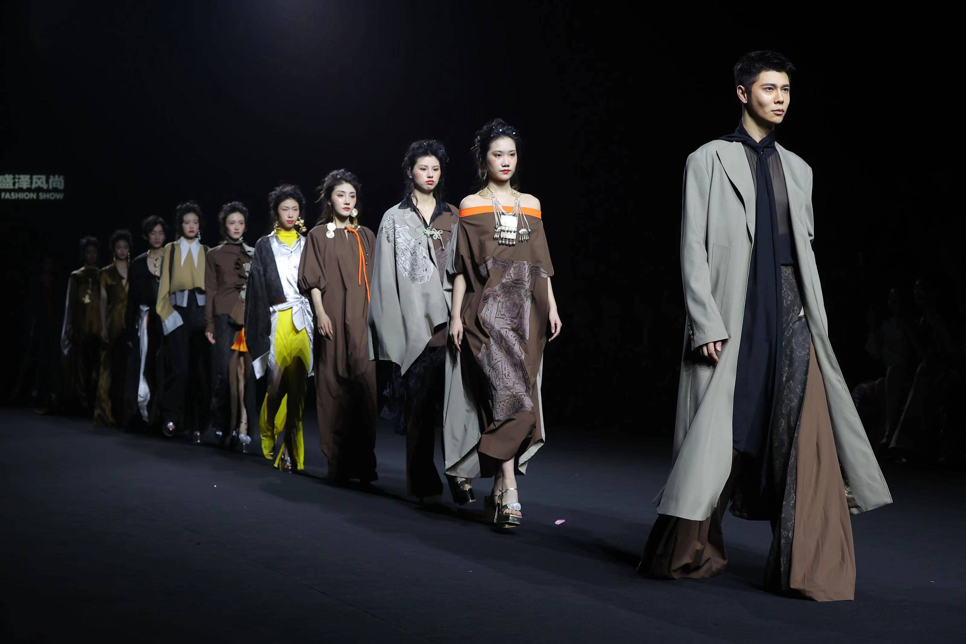 清河羊绒x红太羊绒成熟的行业头部品牌,如杉杉,迪尚,南山智尚,真维斯