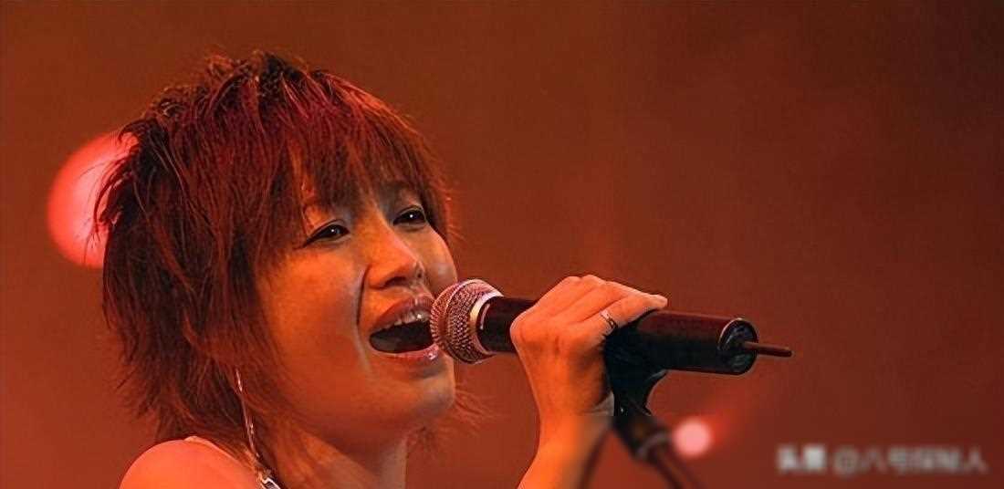 原创中国女性摇滚教母斯琴格日乐五登春晚曾被恩师骗情