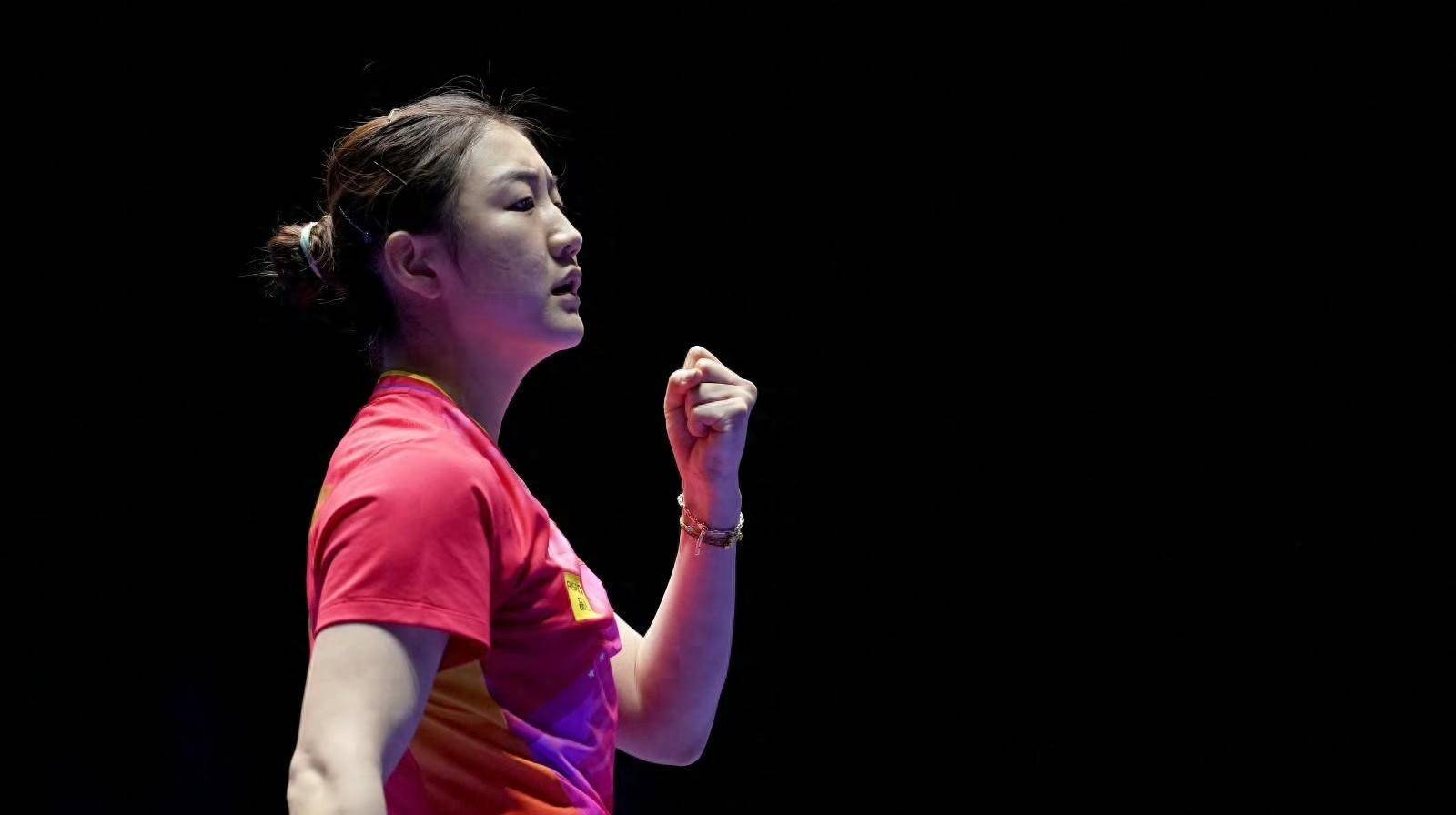 10:50 陈梦vs巴约陈梦是首个出战的球员,对手的实力并不强,赢球基本没