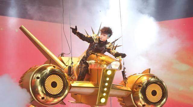 古巨基时隔七年红馆开唱大方公开结婚原因黄子华现身引骚动