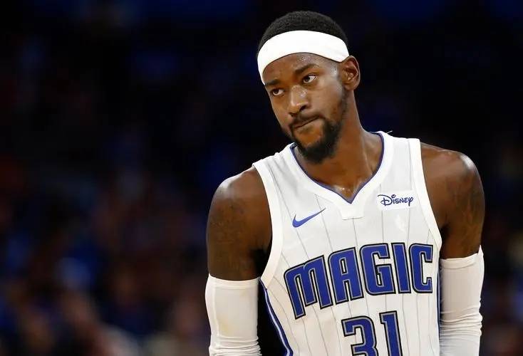 原创泰伦斯罗斯本事人尽皆知球风飘逸潇洒十佳球常客的扣篮王