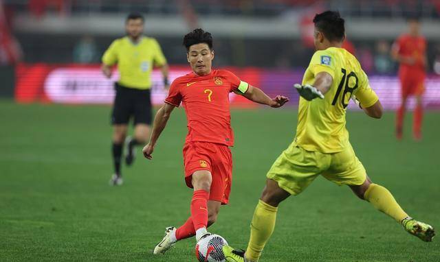 原创国足进攻线困境武磊领跑射手榜停赛引发接班难题