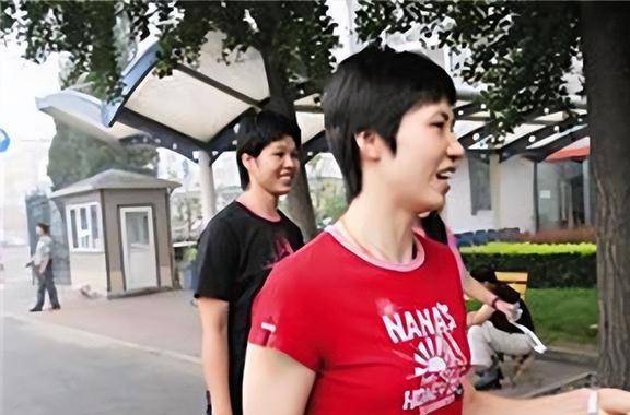 二婚嫁富豪仍心系前夫汤淼,如今41岁判若两人_中国女排_排球_教练