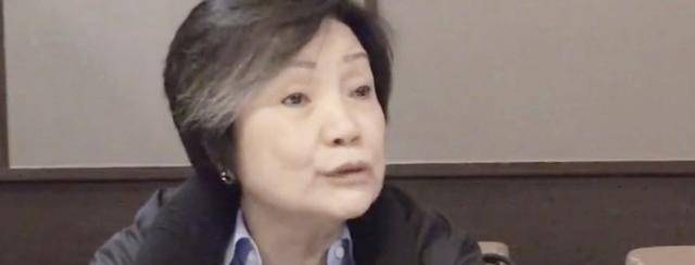 由于利益关系发生了冲突,最终分道扬镳,但在司徒玉莲雄厚的资金扶持下