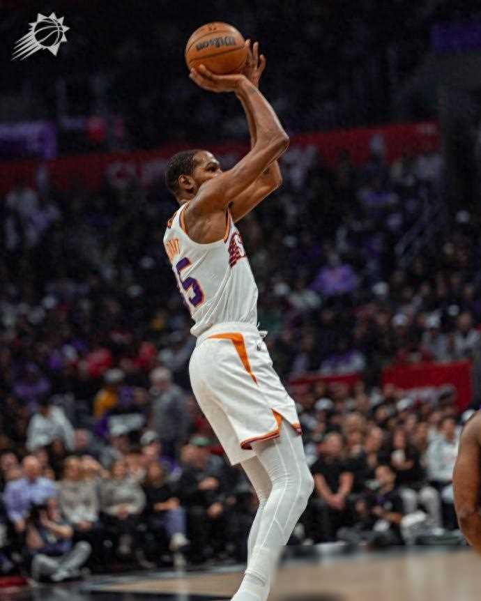 太阳末节逆转成湖人佳话,福克斯失误成关键_比赛_1_nba