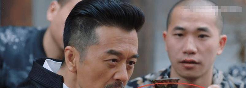 《盗墓笔记重启》二叔很贵,1年只出山32次,凭签子可找他办事儿_吴邪