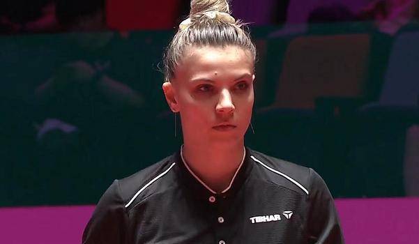 王曼昱4-0完胜:观众惊叹表现,马琳轻松指导_比赛_阿迪娜_选手