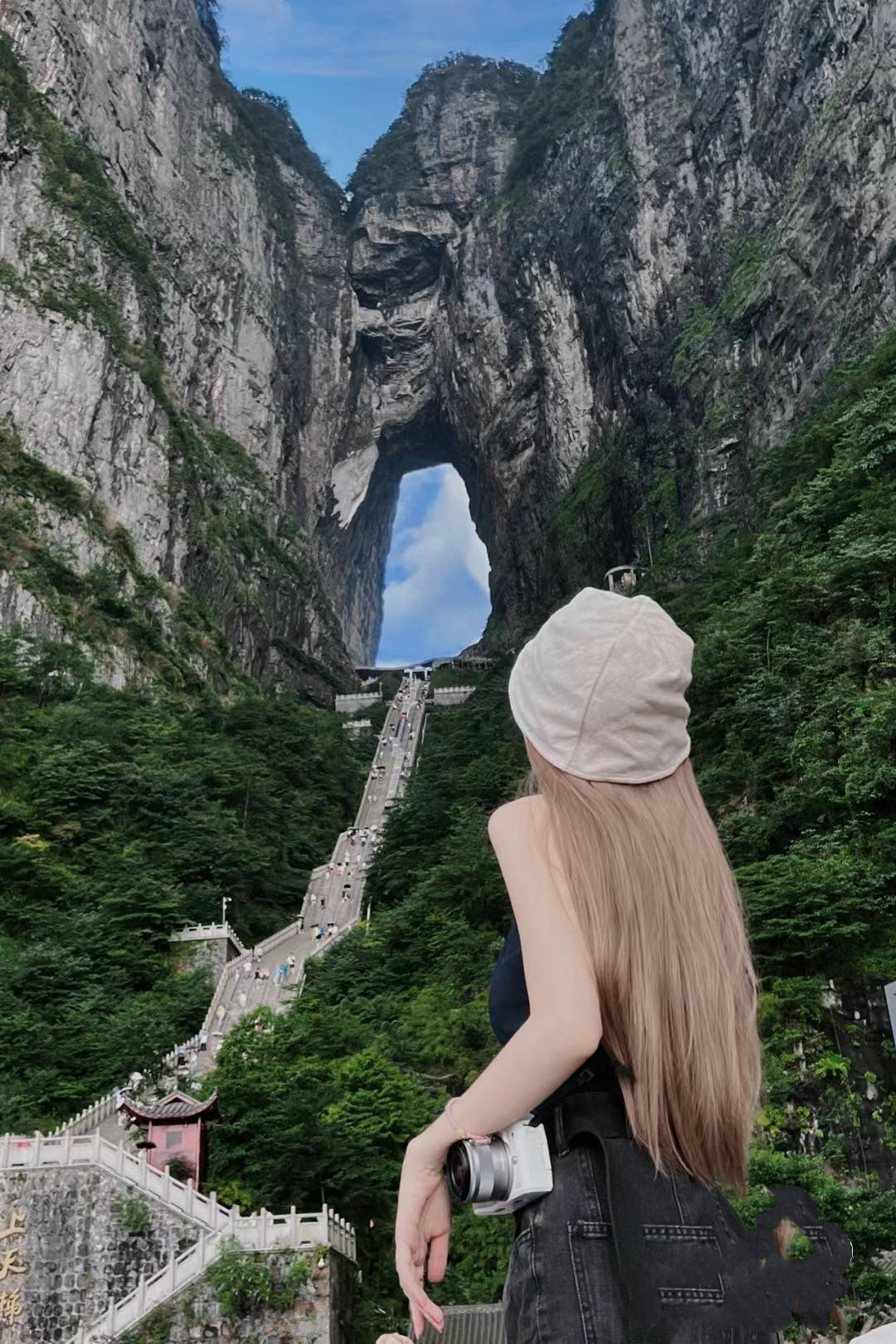 五一假期去张家界4日游旅行社报价,张家界旅游4天价格多少费用?