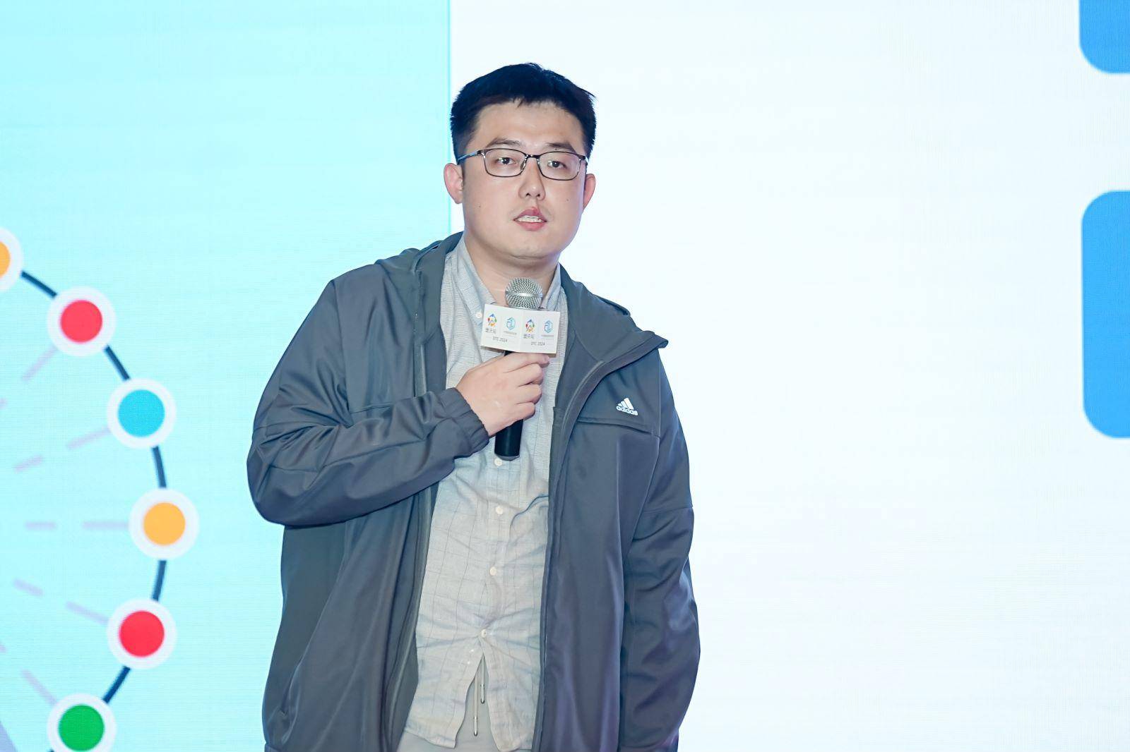 华为云geminidb架构师温云博下午的"nosql数据库"专题上,华为云gemini