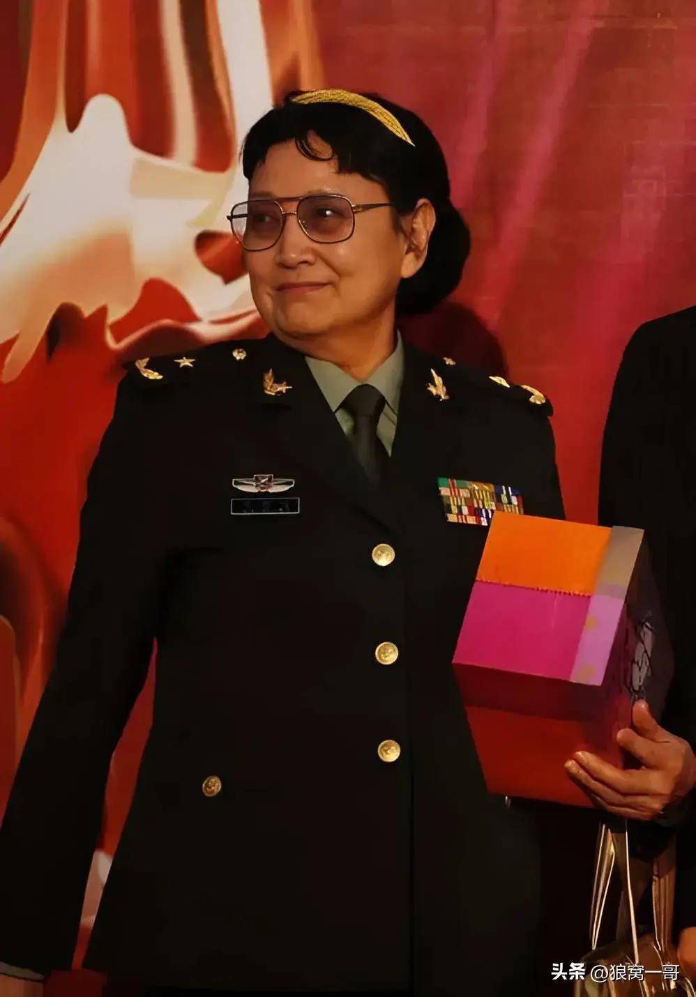 少将军衔的王晓棠,原八一电影制片厂厂长,几代人的青春偶像