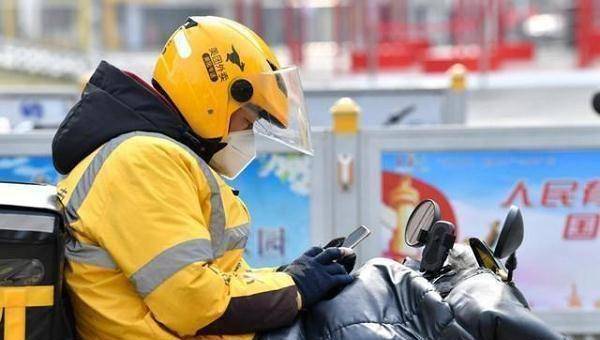 广州招工老板街头排队被工人挑为什么老板们会招不到员工