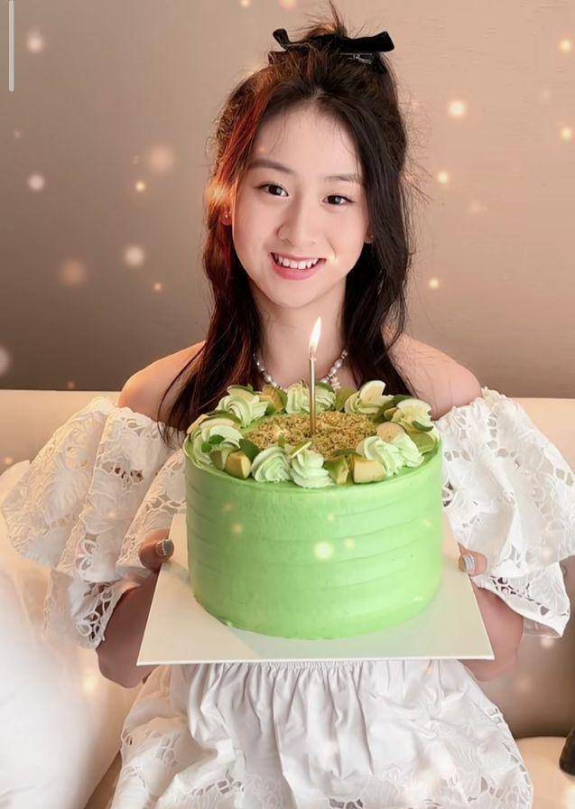 原创田亮叶一茜为女儿庆生风一样的女子已经16岁了森碟越长越漂亮