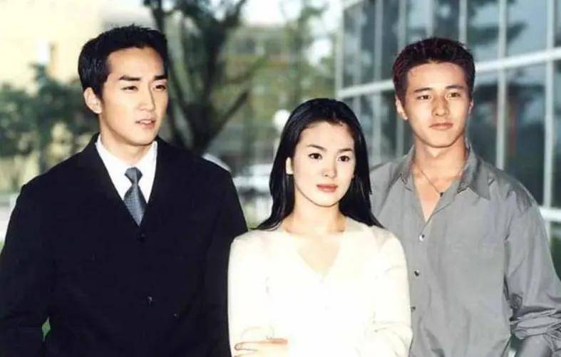 42岁全智贤庆祝结婚12周年想起当年追的韩剧感叹时光飞逝