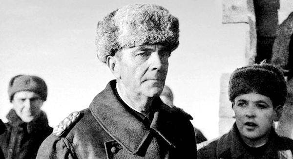 二战斯大林格勒战役保卢斯为何不用围而不攻战术苏军诱敌深入