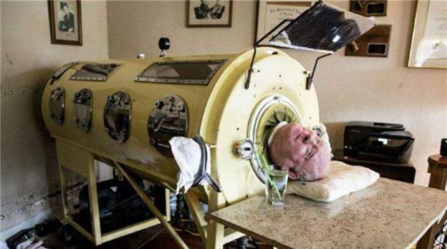 原创美国铁桶人躺了67年全身瘫痪考上律师如今74岁最怕停电