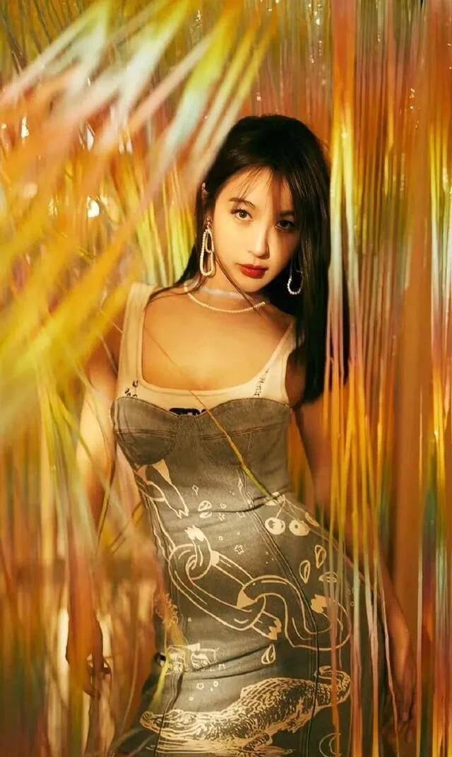 李菲儿大美女真的是才华出众,唱歌,跳舞,演戏,非常用功,真的是好漂亮