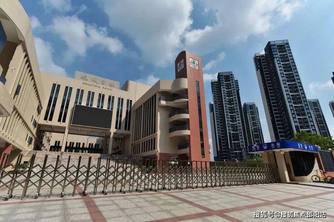 文娱方面,5公里内还有碧海湾公园,西湾红树林等生态公园环绕.