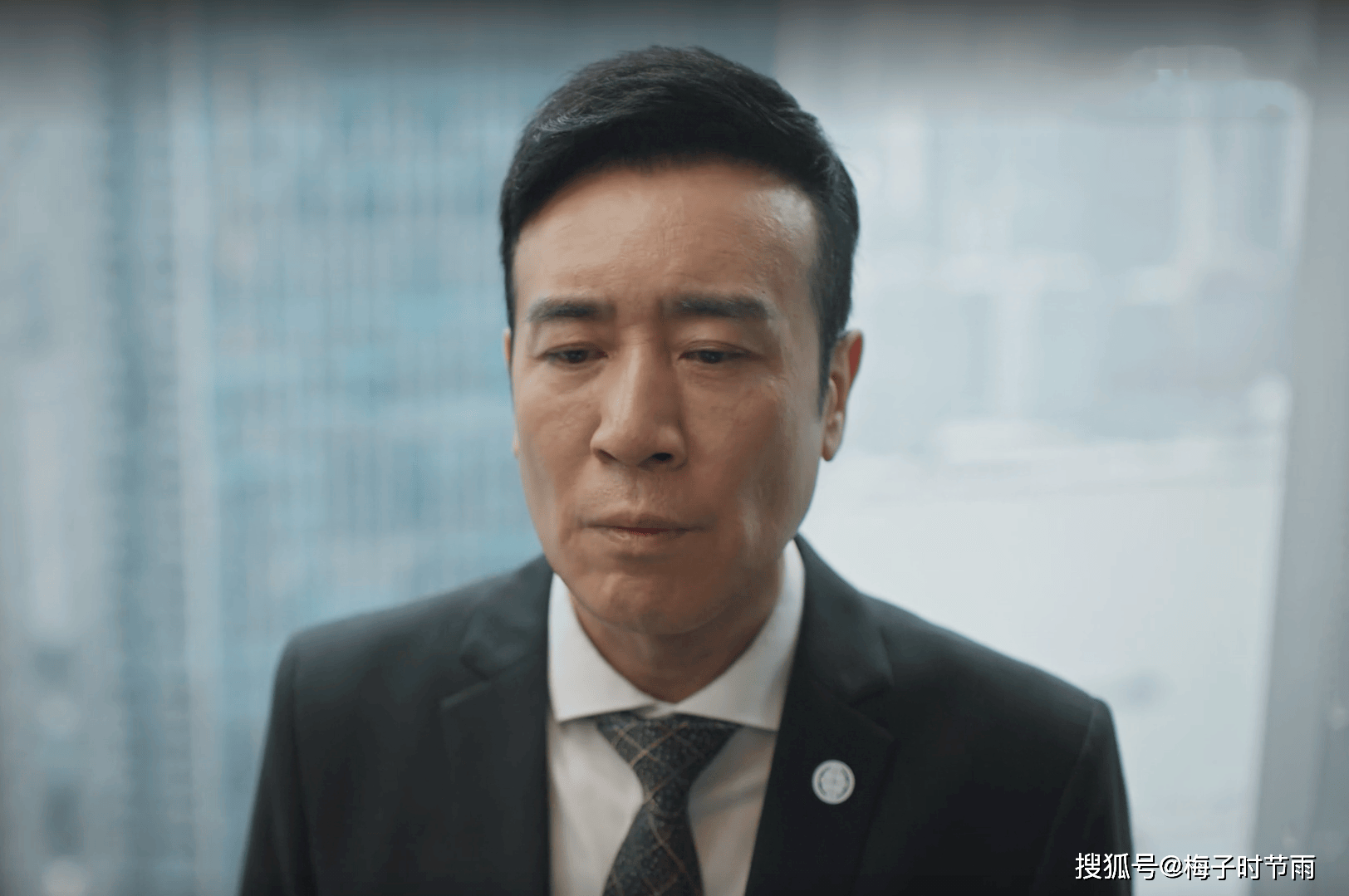 赵辉的黑化当然远不止如此,这只是开始,他虽然黑化,但是不傻,清楚谢