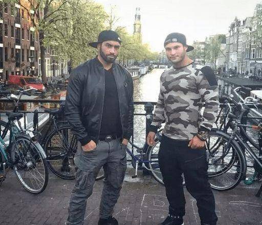 原创荷兰健身网红21岁获得自然健美冠军如今与拉扎尔的前女友结婚