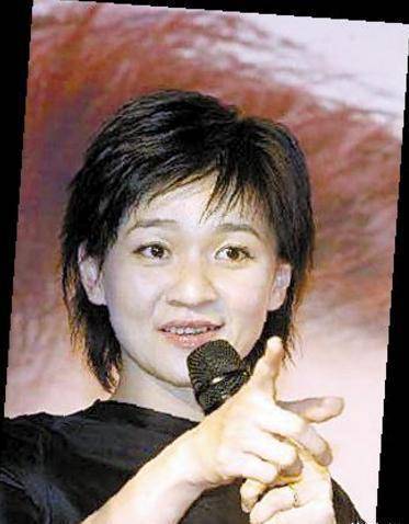 上节目做导师,狂怼选手装逼格,后被解除合约,今无人识_柯以敏_网友