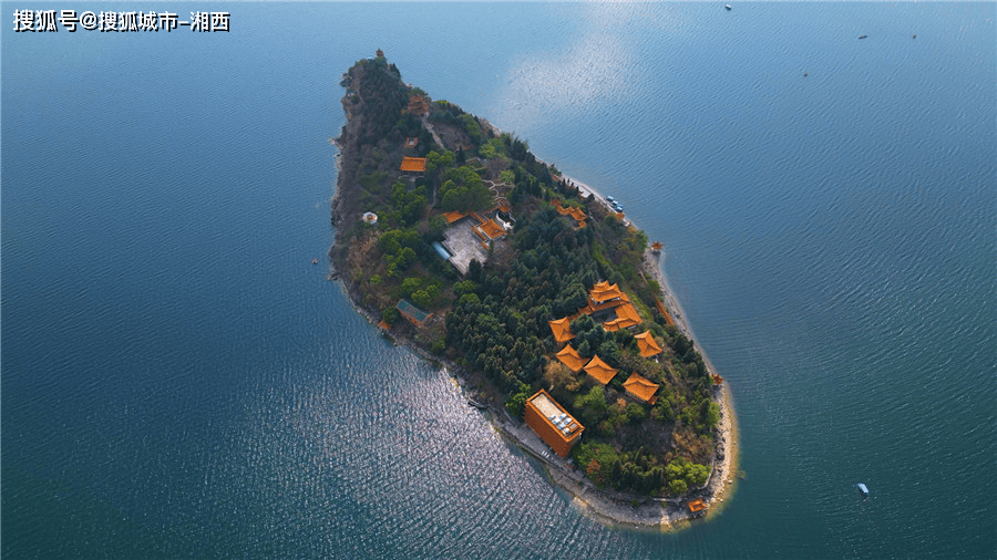 航拍云南抚仙湖 图源玉溪网云南有着"植物王国""动物王国""世界花园"