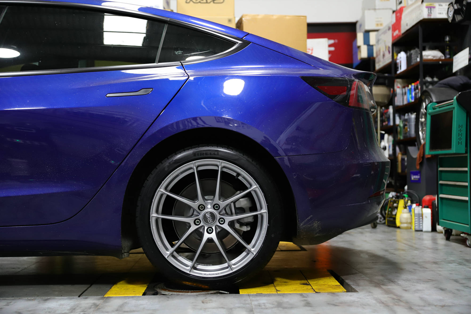 打造独特个性,特斯拉model3改装意大利oz轮毂之行_搜狐汽车_搜狐网