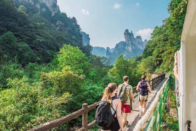 来湖南张家界天门山森林公园旅游4天要多少钱张家界4日游人均多少钱看