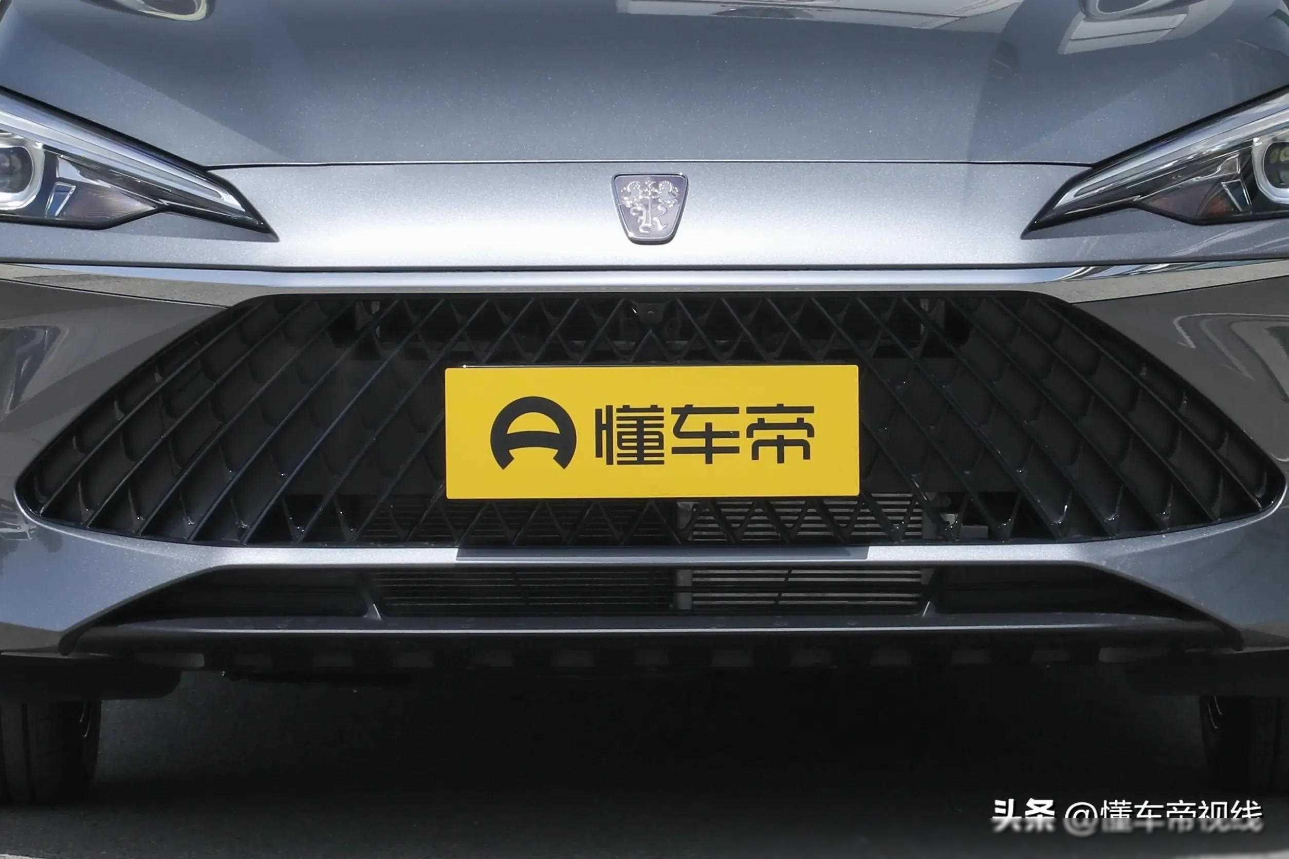 大众朗逸同级车型限时促销,荣威i5最高优惠2万元,起售价4.