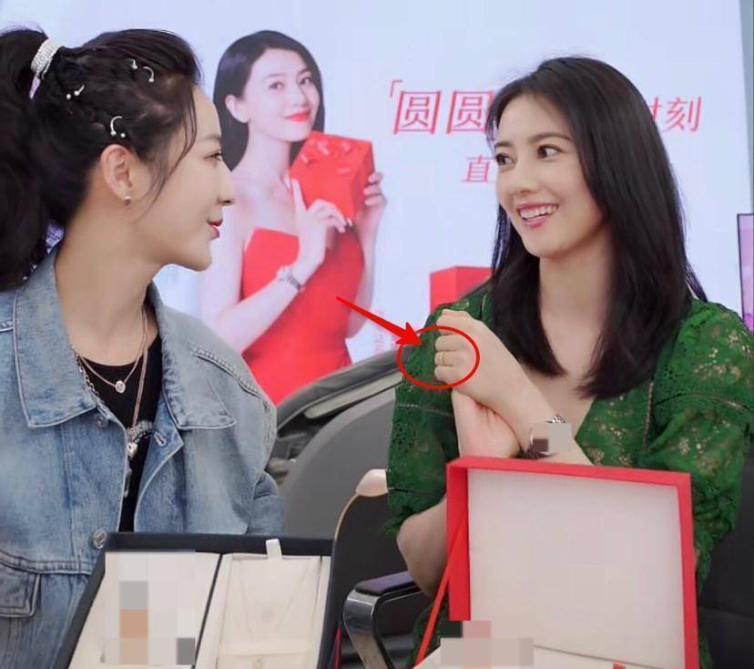 高圆圆薇娅同框比美关掉10级美颜和滤镜明星和网红差距很明显