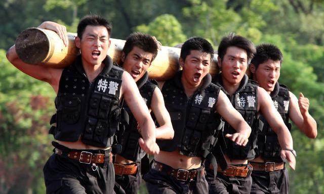杀气冲天让你看看我国特警的风采大显我国特警军威