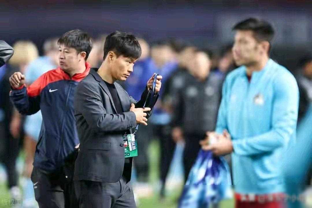 原创六轮不胜李玮峰成幕后黑手球迷欲哭无泪