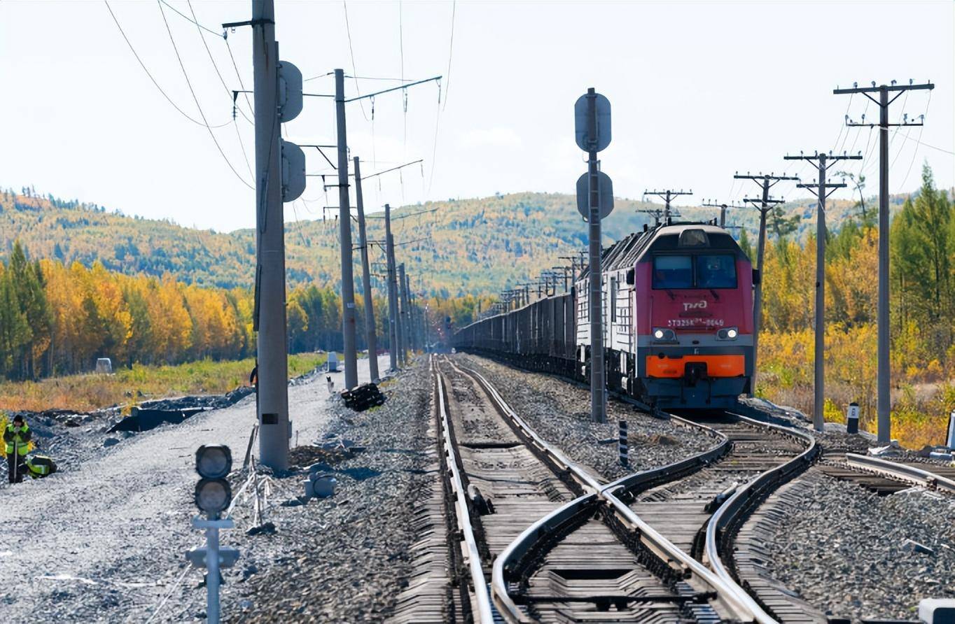 【俄罗斯唯二两条横贯西伯利亚的铁路——西伯利亚铁路和贝阿铁路】第