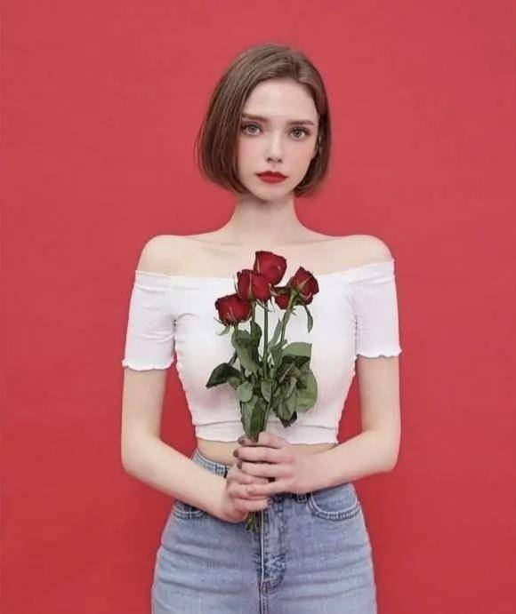 原创德国嫩模有着天使吻过的脸魔鬼般的身材简直是男生的理想女友