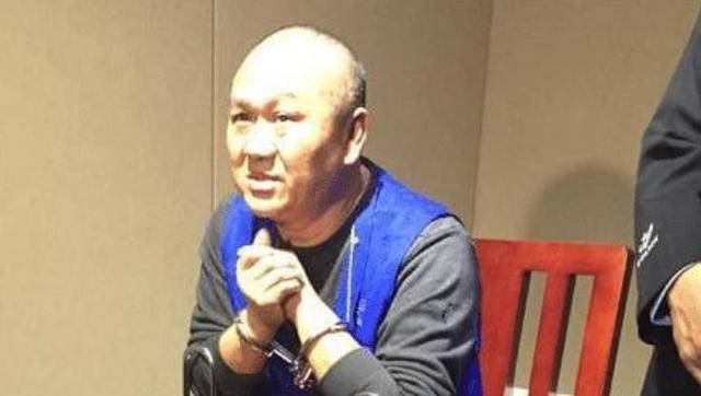 富商石二群从劫匪转而从商16年后落网身家上亿娶4妻生12娃