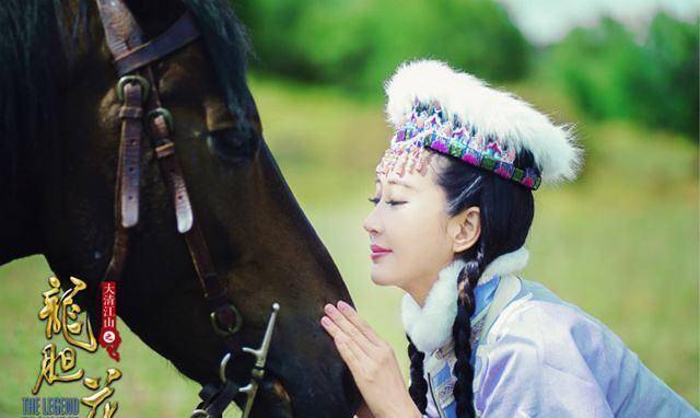 她是暗黑者孟芸因崇拜刘德华而考上戏老公是古装第一美男