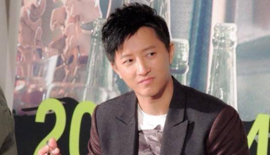 韩庚从顶流巨星到人设崩塌他是怎么一步步过气的