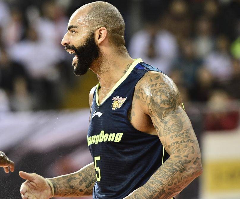 布泽尔为何被称之为姚明的克星生涯无冠也是一个遗憾啊