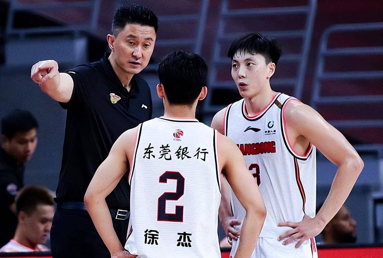 原创击败广厦有赏广东宏远瞄准总冠军郭艾伦月底归队赵睿复出