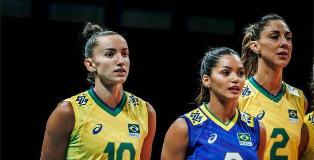 巴西女排世联赛大名单:主攻(9人):加比,安娜,贝格曼,巴索,海伦娜,西普