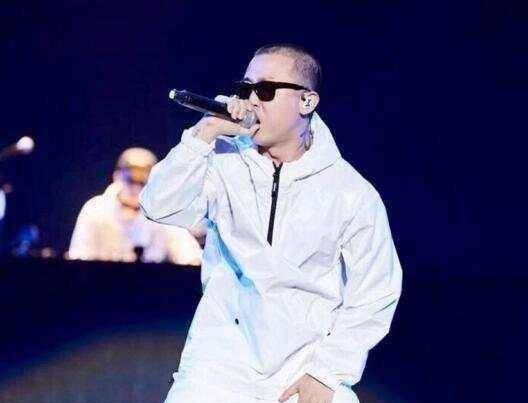 原创后pgone时代嘻哈歌手步步是坑曾备受看好的他如今成反面教材