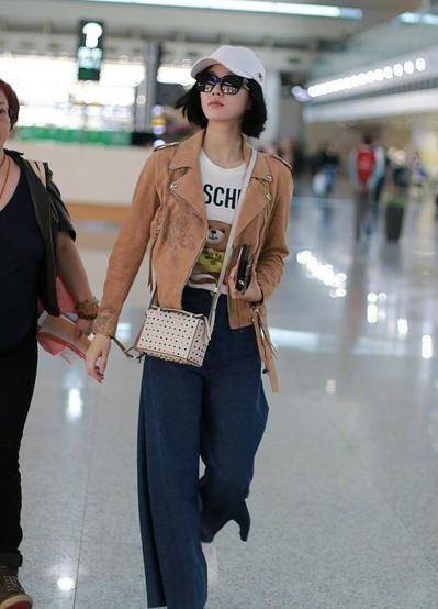 原创虹桥一姐机场遇刘诗诗竟没求合影网友能追上再说吧