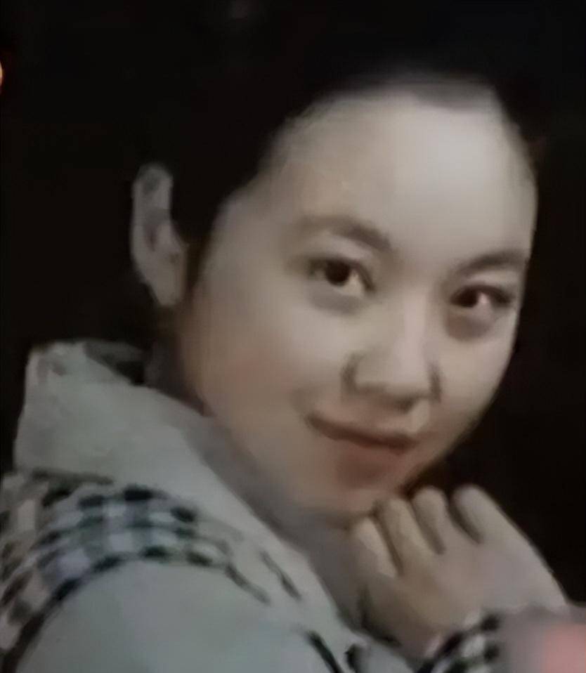 原创不太爱抬眼皮的闫妮为什么会被那么多人喜欢